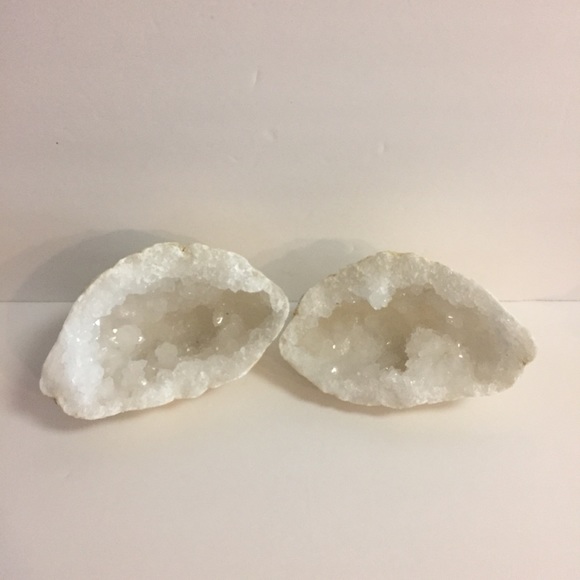 Other - Large white quartz geode druzy clear crystals, set